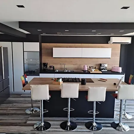 Design Yourhosthelper Apartment Cannes